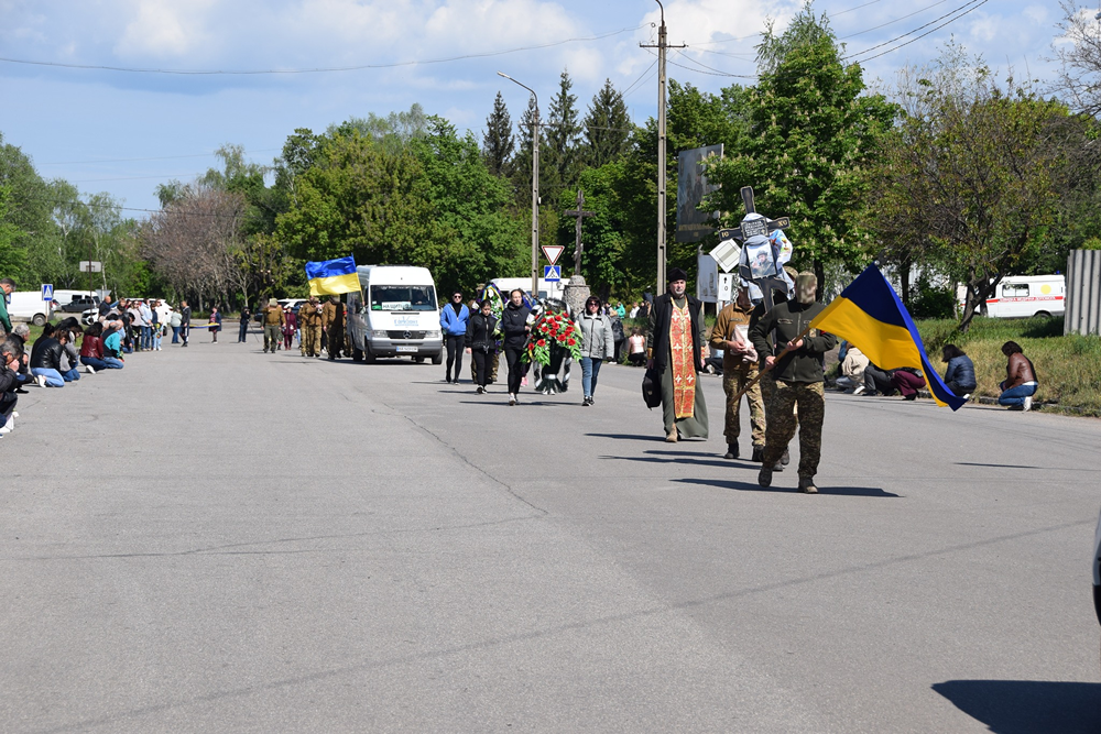 Із загиблим військовослужбовцем Олександром Смірновим попрощалися у Петрівській громаді