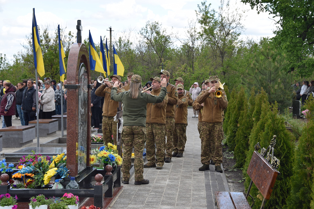 Із загиблим військовослужбовцем Олександром Смірновим попрощалися у Петрівській громаді