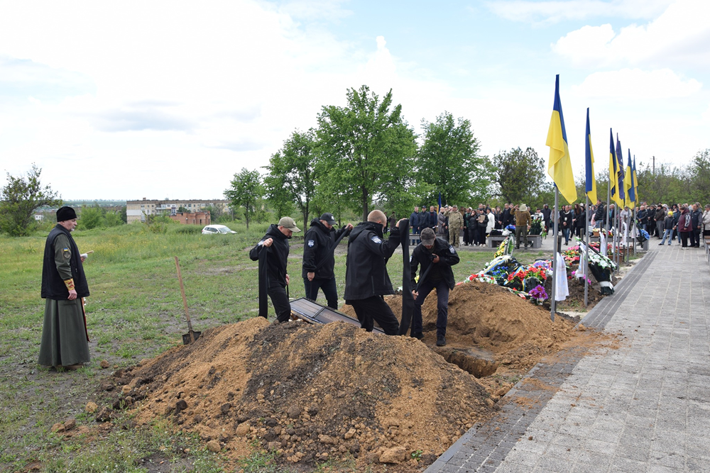 Із загиблим військовослужбовцем Олександром Смірновим попрощалися у Петрівській громаді