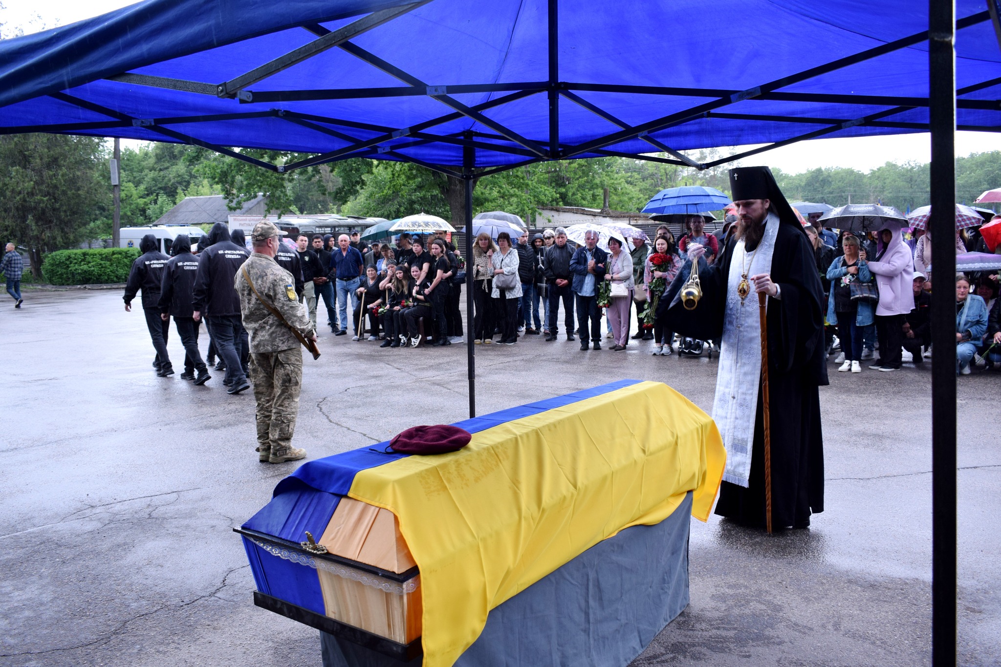 У Кропивницькому в останню путь провели військових Романа Конограя та Сергія Гринька.