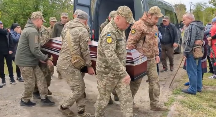 У Кетрисанівській громаді в останню путь провели загиблу біля Покровська медикиню Ольгу Нелюк.