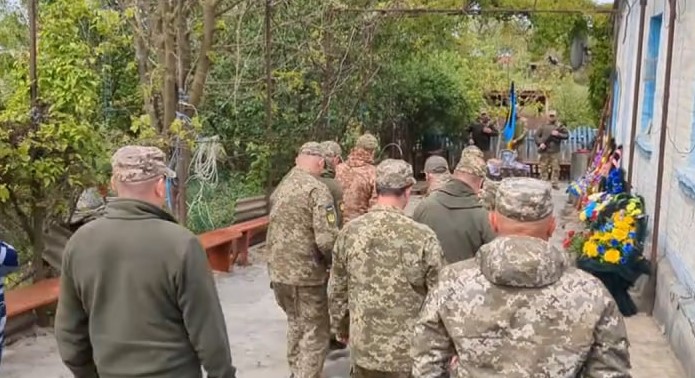 У Кетрисанівській громаді в останню путь провели загиблу біля Покровська медикиню Ольгу Нелюк.
