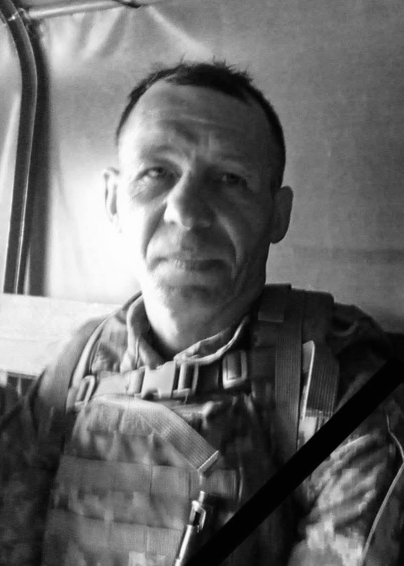 Долинська громала попрощалася з воїном-захисником Тітарчуком Володимиром Івановичем