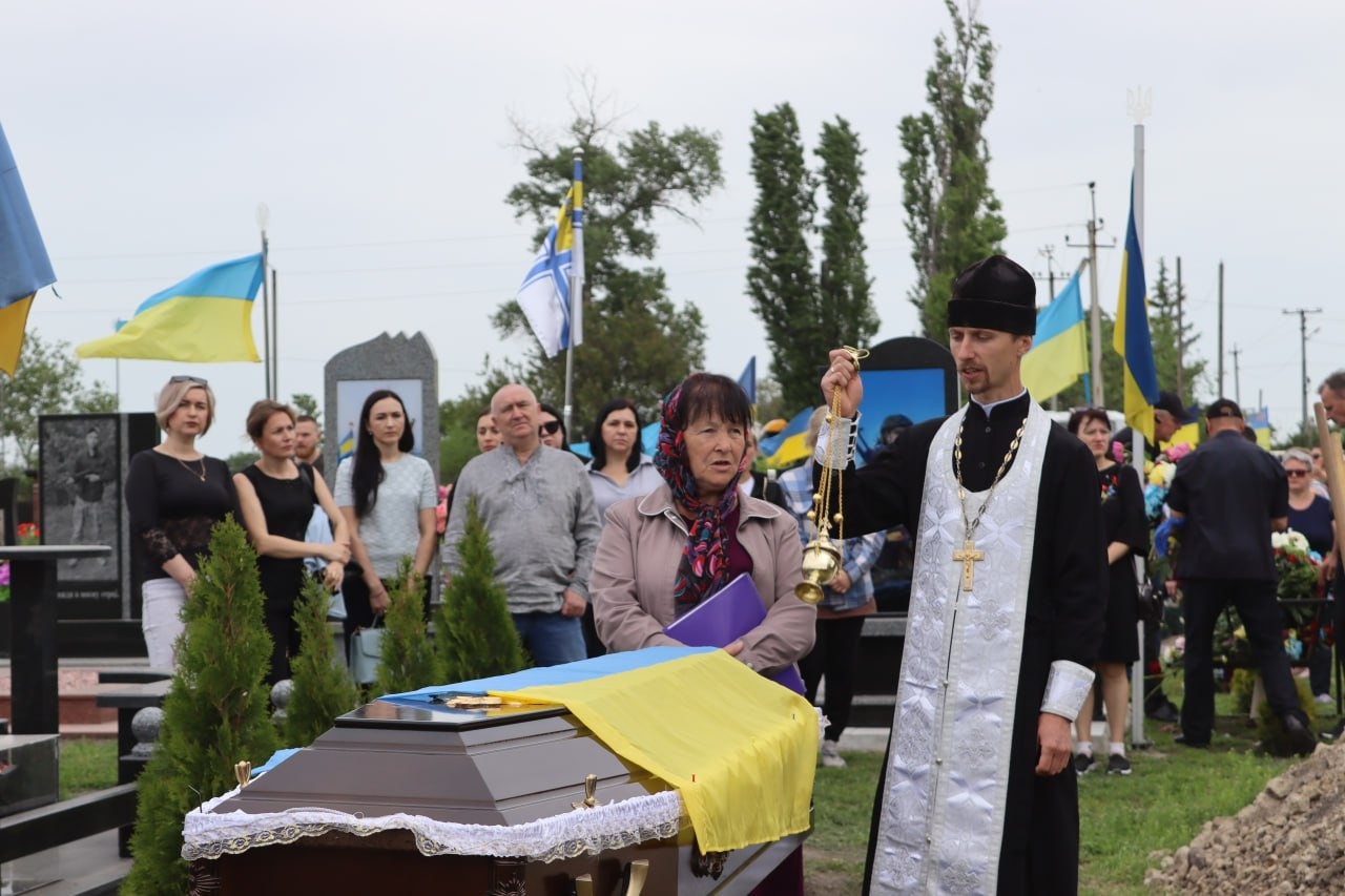У Світловодську попрощалися з воїном, який загинув у свій день народження