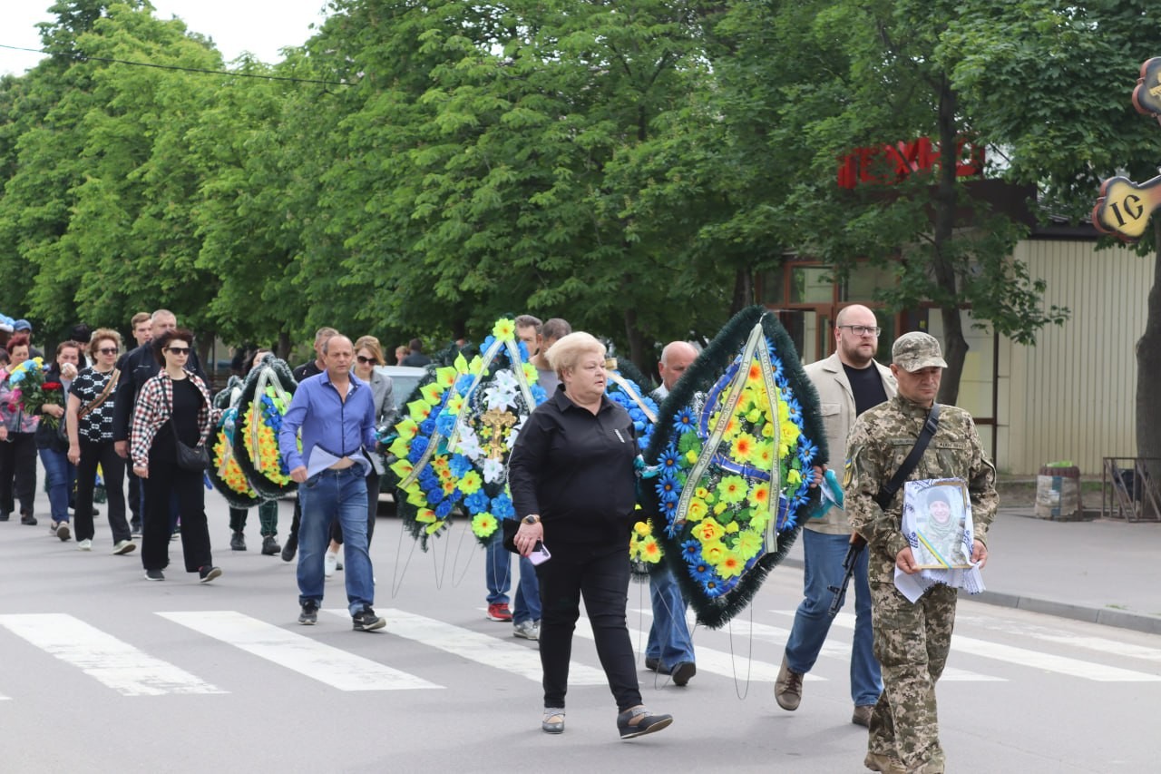 У Світловодську попрощалися з воїном, який загинув у свій день народження