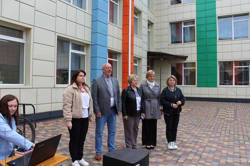 Гімназії Маловисківської громади передали шкільний автобус для осіб з інвалідністю