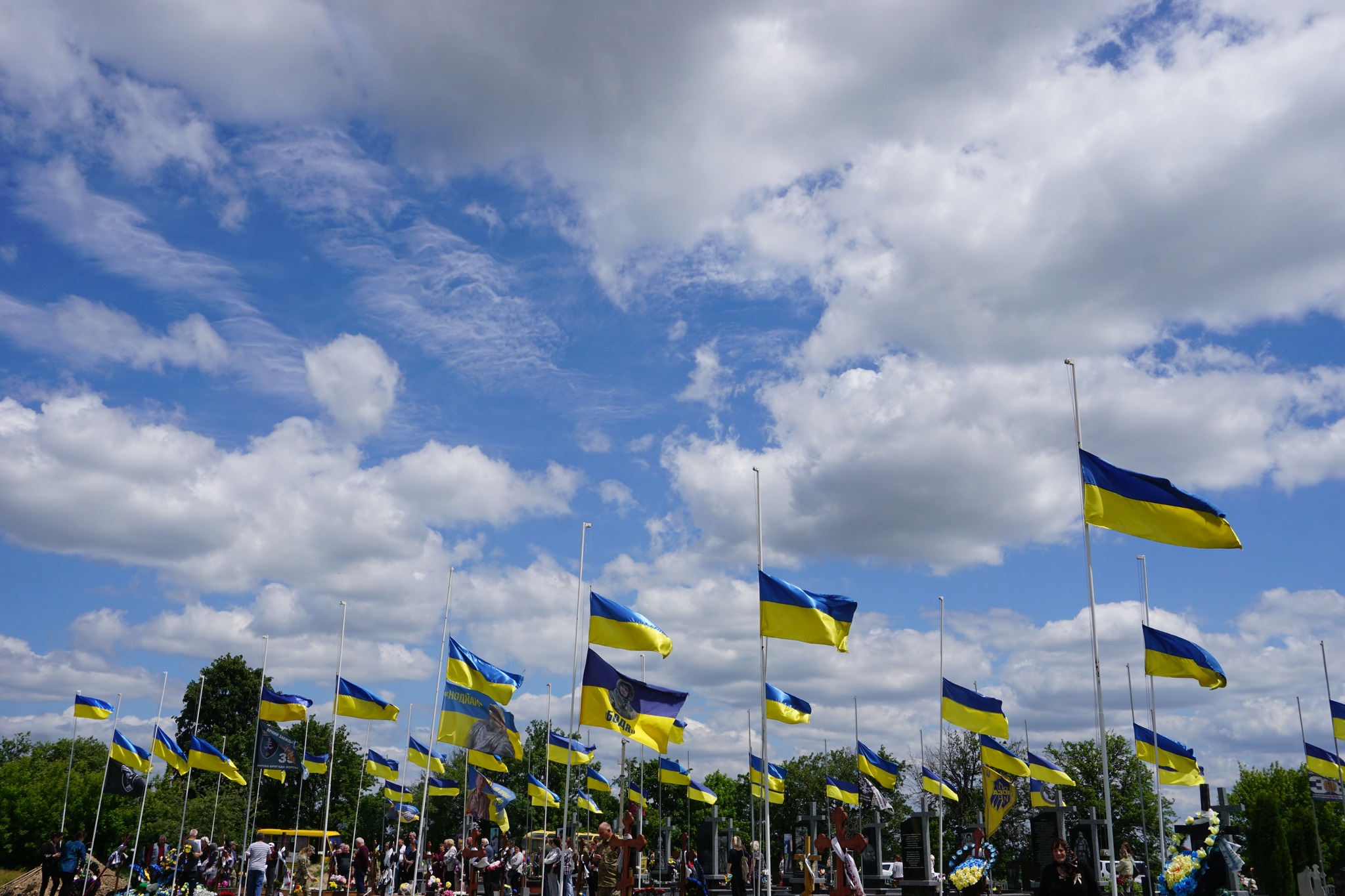 В останню путь провели бійця з Гайворонської громади