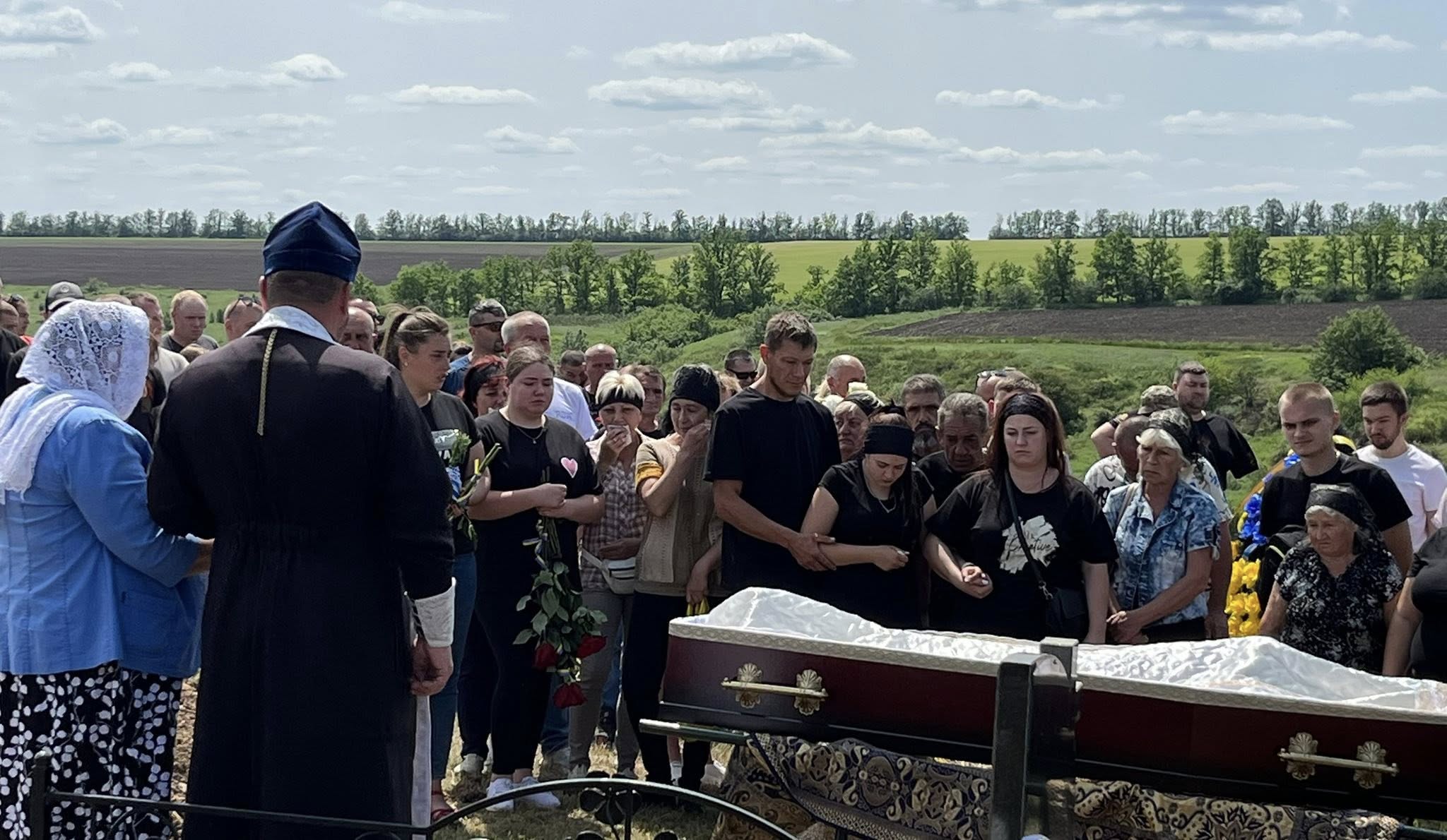 Із загиблим солдатом попрощалися в Кам'янецькій громаді