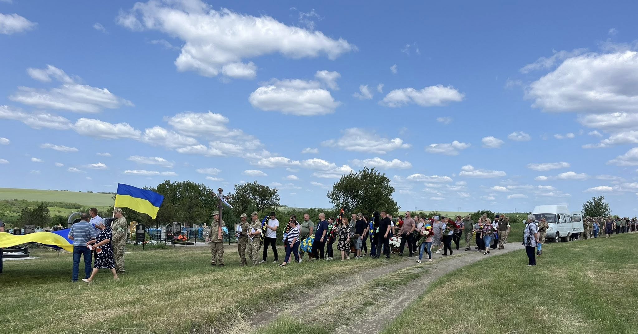 Із загиблим солдатом попрощалися в Кам'янецькій громаді
