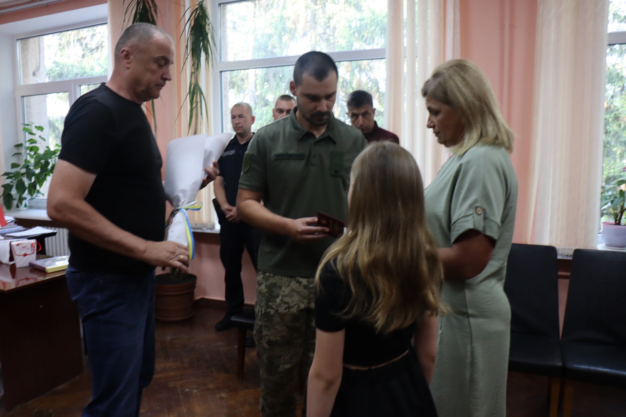 Державні нагороди передали родинам двох загиблих бійців з Онуфріївської громади