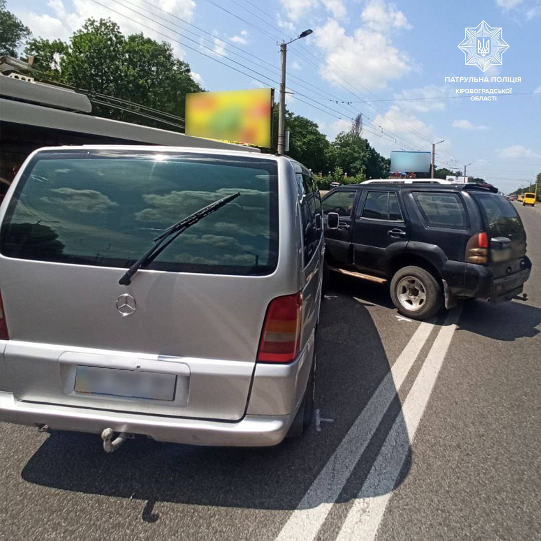 ДТП за участі мікроавтобуса сталася в Кропивницькому