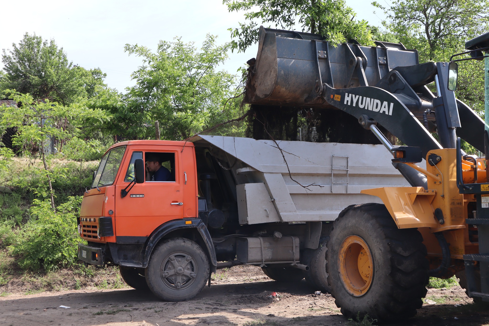 У Новоукраїнці розпочали ліквідацію несанкціонованого сміттєзвалища.