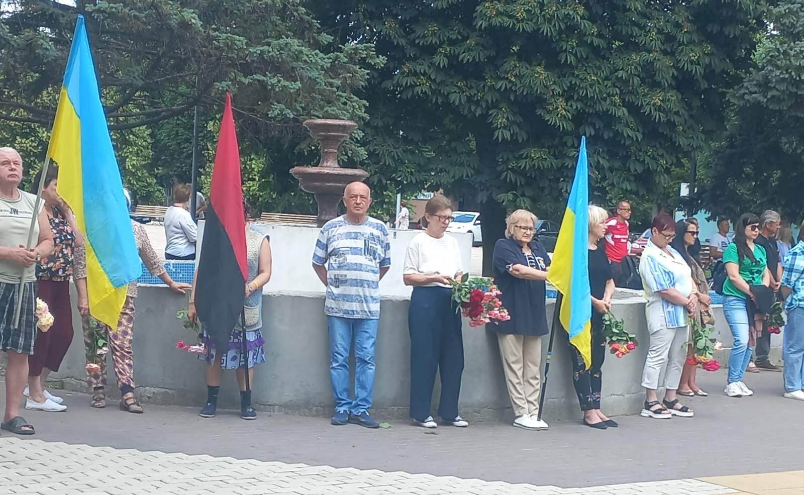 У Знам'янській громаді в останню путь провели загиблого на Донеччині військового Віктора Калюжного.