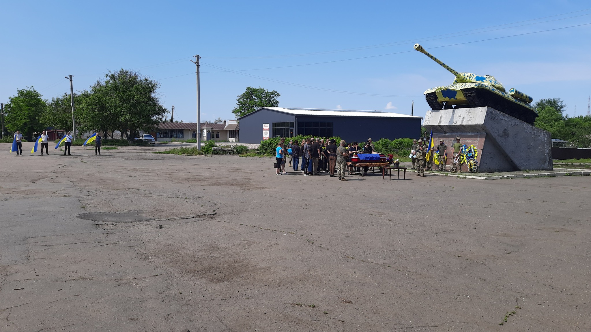 В Устинівській громаді в останню путь провели загиблого військового Миколу Червотоку.