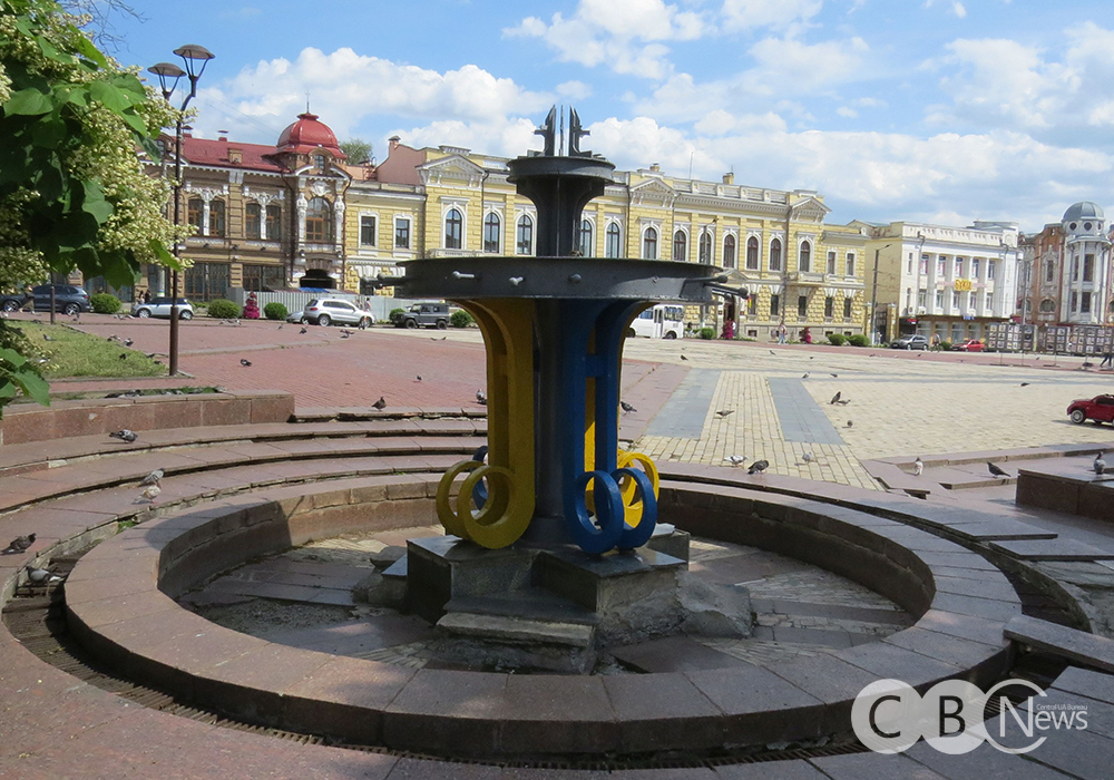 Фонтан на площі Героїв Майдану у Кропивницькому
