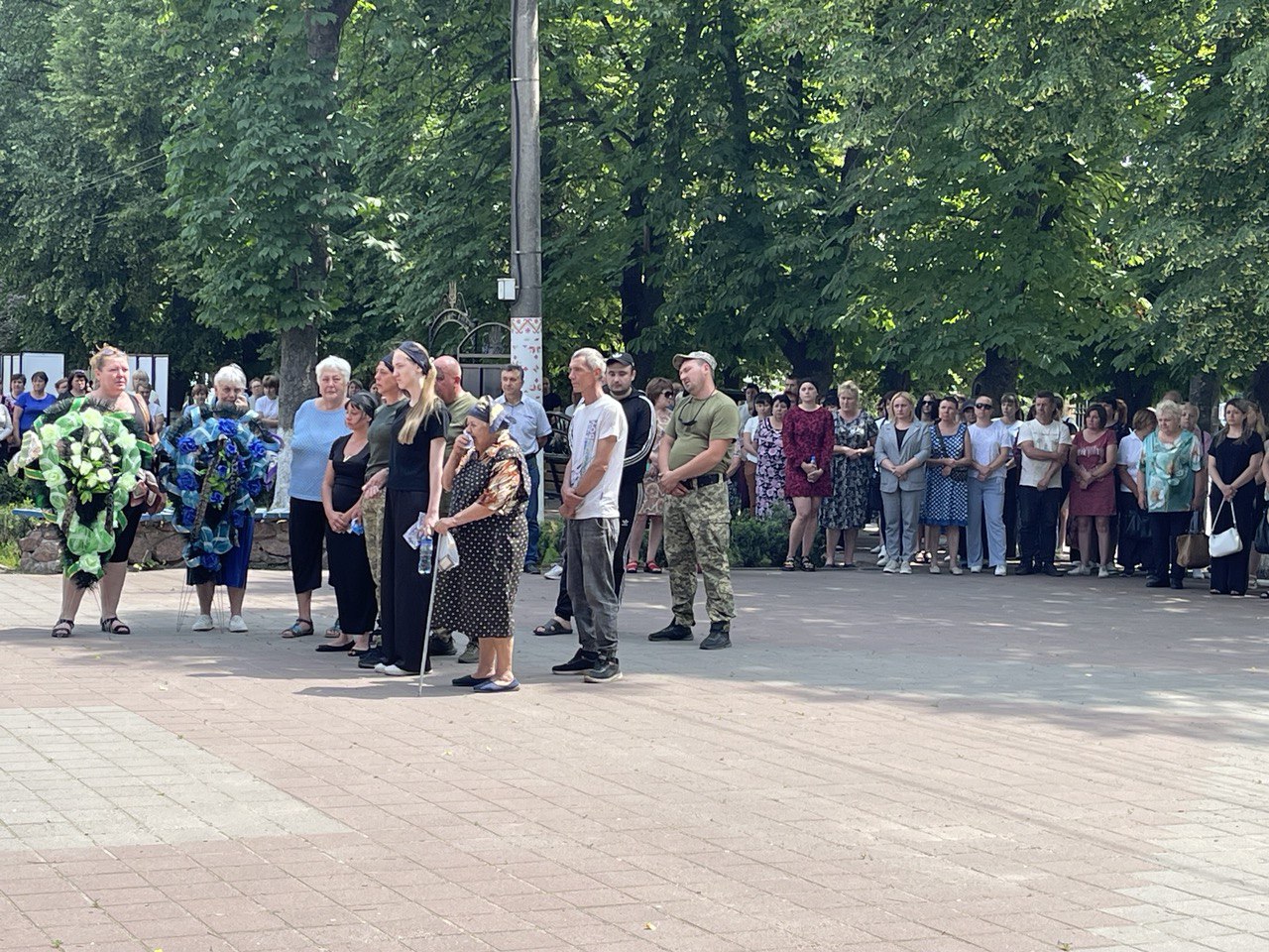 В Олександрівській громаді в останню путь провели загиблого на Луганщині військового Вадима Хоменка.