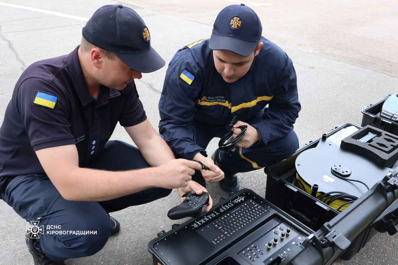 Рятувальники Кіровоградщини отримали підводний дрон для пошуку потопельників та розмінувань