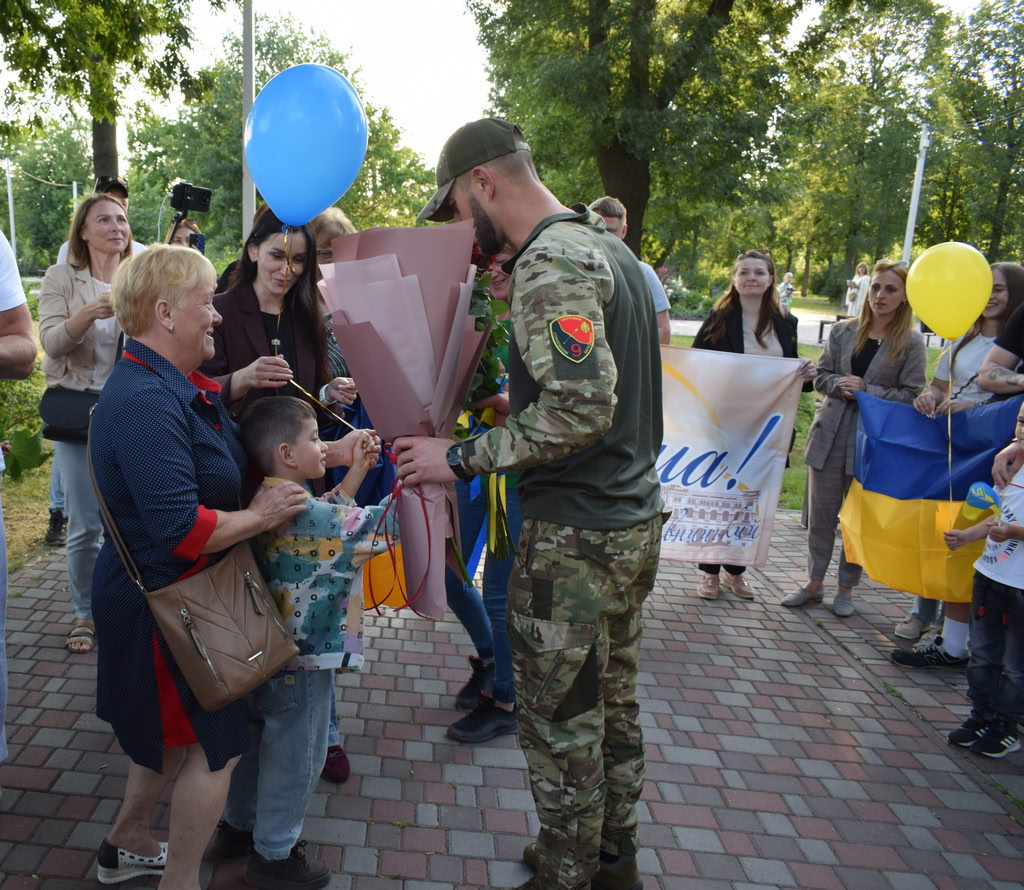 З полону зустріли військослужбовця Ярослава Щербака у Кропивницькому