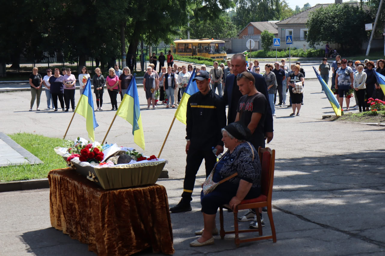В Онуфріївській громаді провели в останню путь військового