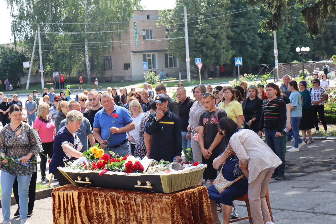 В Онуфріївській громаді провели в останню путь військового