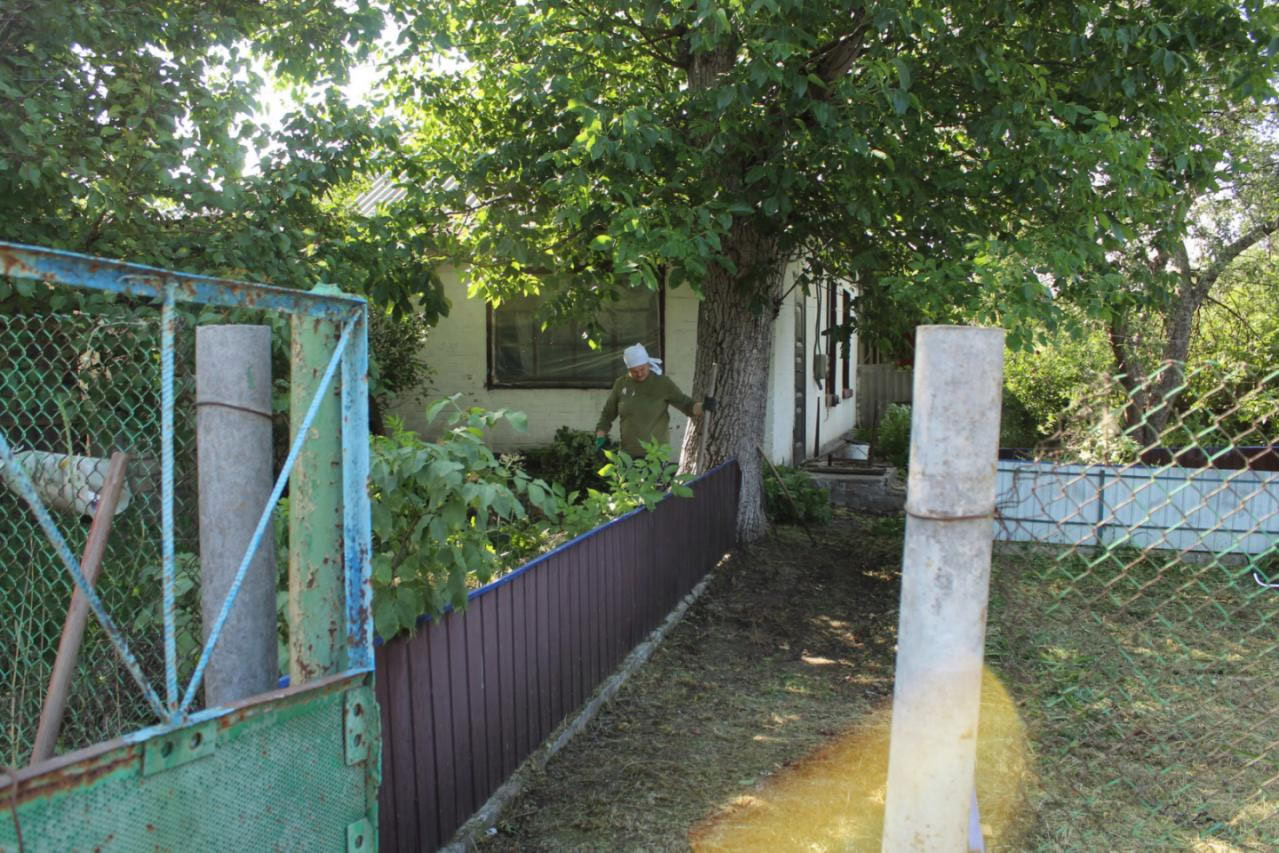 Сусіди організували толоку на подвір'ї воїна з Петрівської громади, який повертається з полону