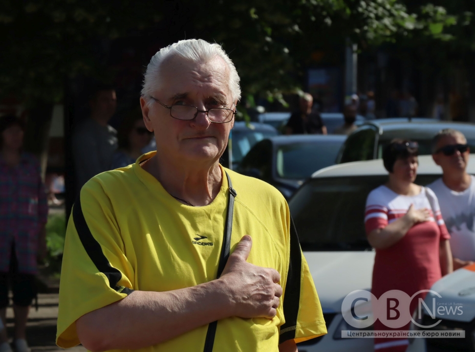 У Кропивницькому попрощалися із загиблими: молодшим сержантом Олегом Літвінюком, солдатом Михайлом Березичем та сержантом Андрієм Щербаковим.