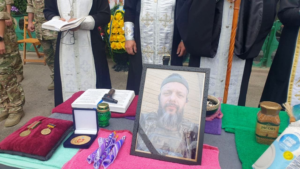 У Кропивницькому попрощалися із загиблими на війні Денисом Шевченком та Сергієм Мусіякою.