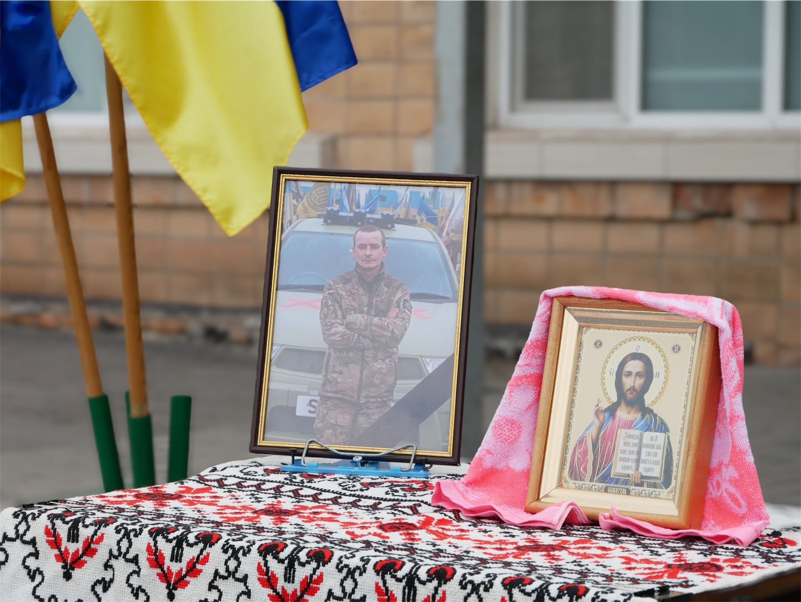 У Мар'янівській громаді в останню путь провели загиблого військового Геннадія Болванця.