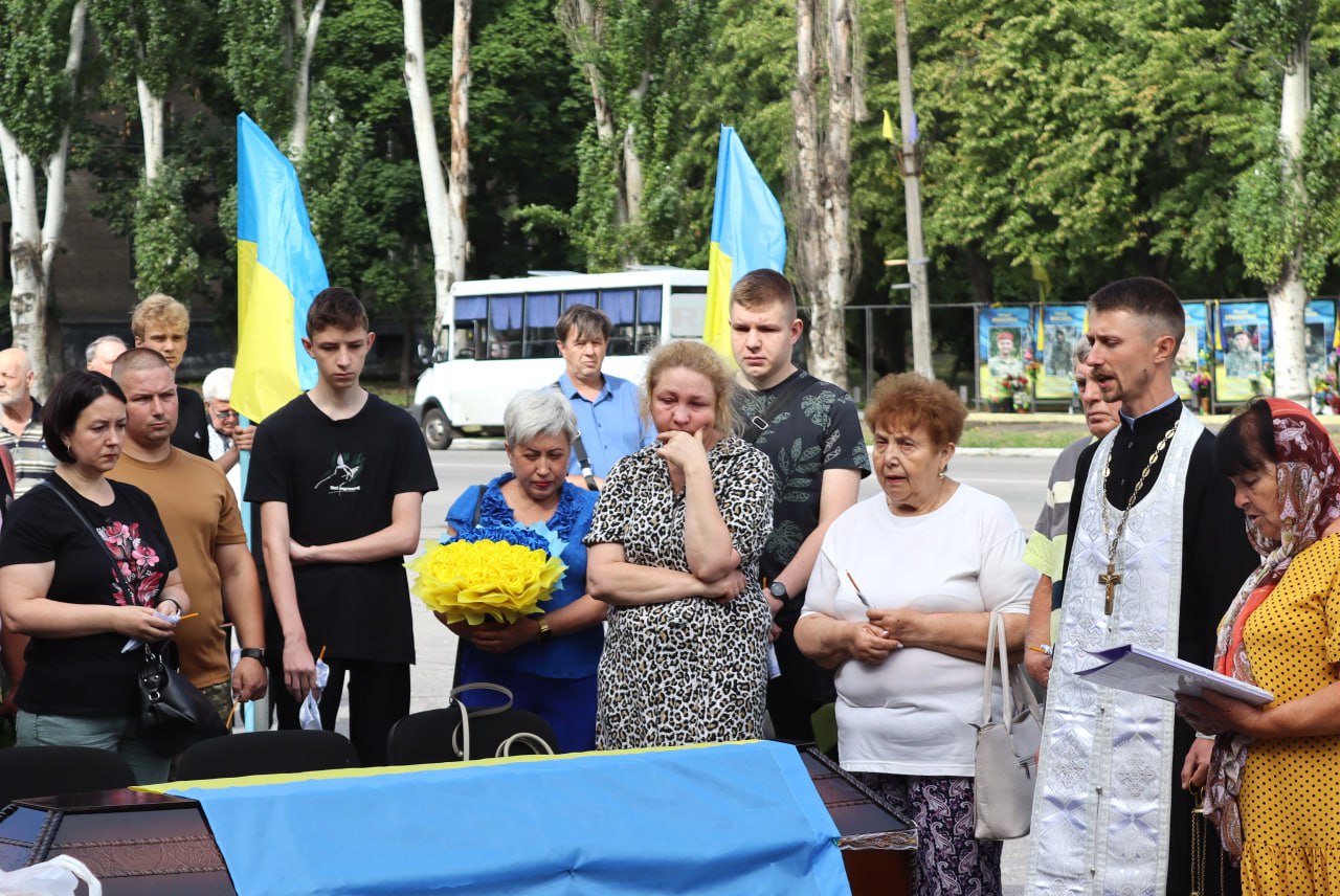 Світловодськ провів в останню дорогу молодшого сержанта Сергія Поліщука.