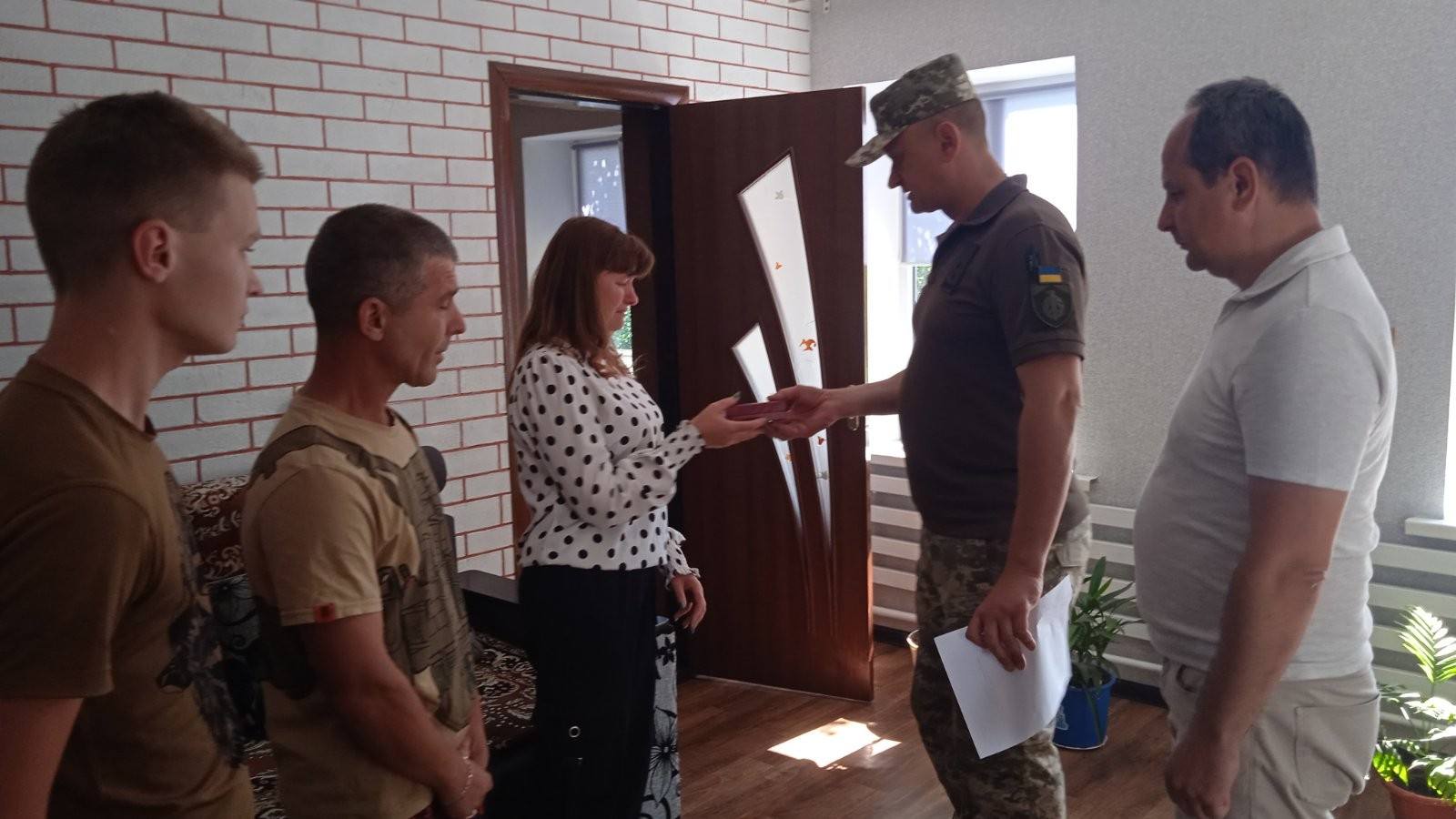 Державні нагороди передали рідним загиблих воїнів