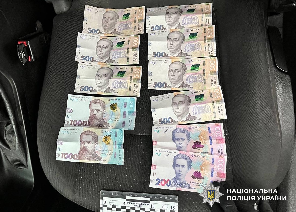 На Кіровоградщині затримали чоловіка, який вирощував коноплі у теплиці