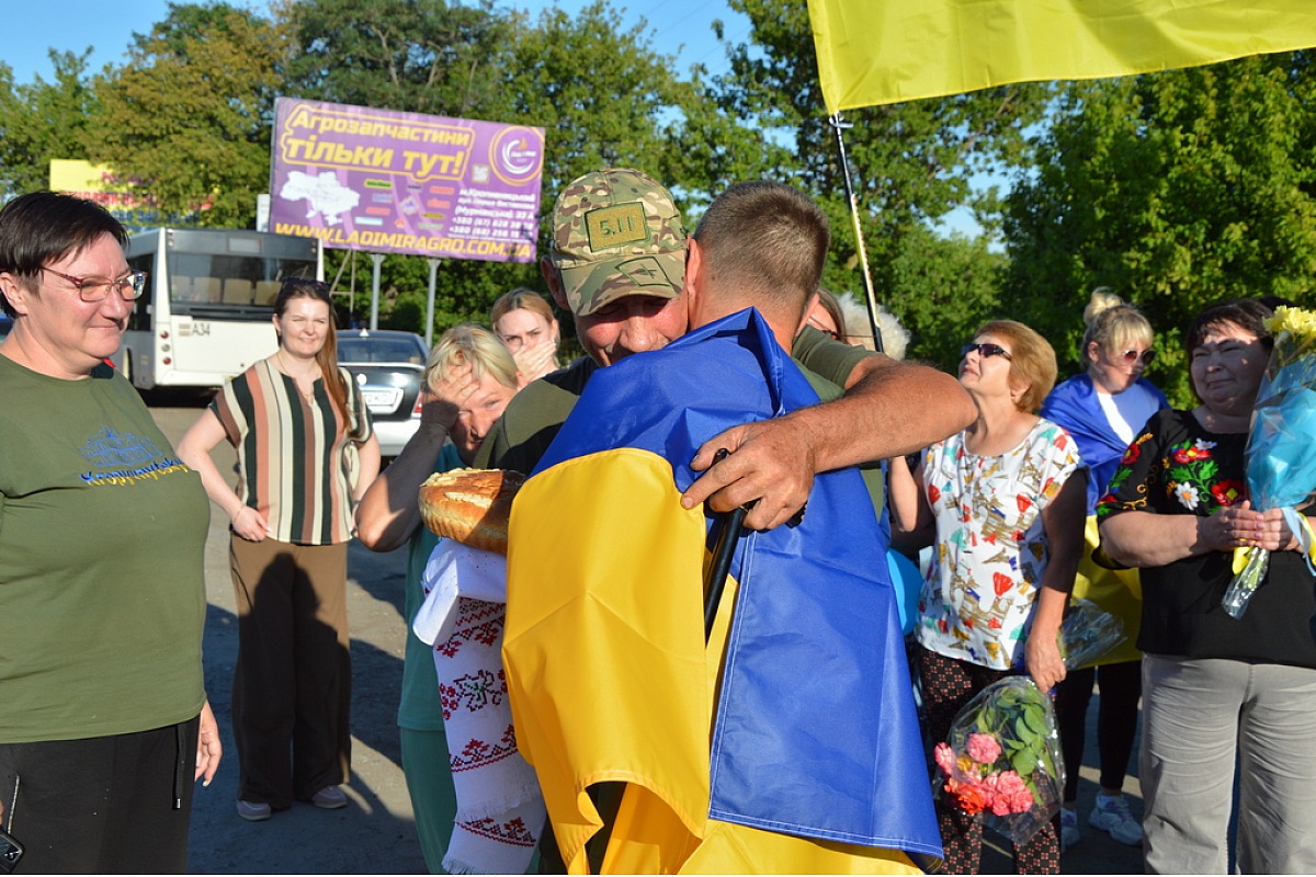 Після більш як трьох років російського полону додому повернувся 33-річний кропивничанин, військовослужбовець Андрій Непоменко.