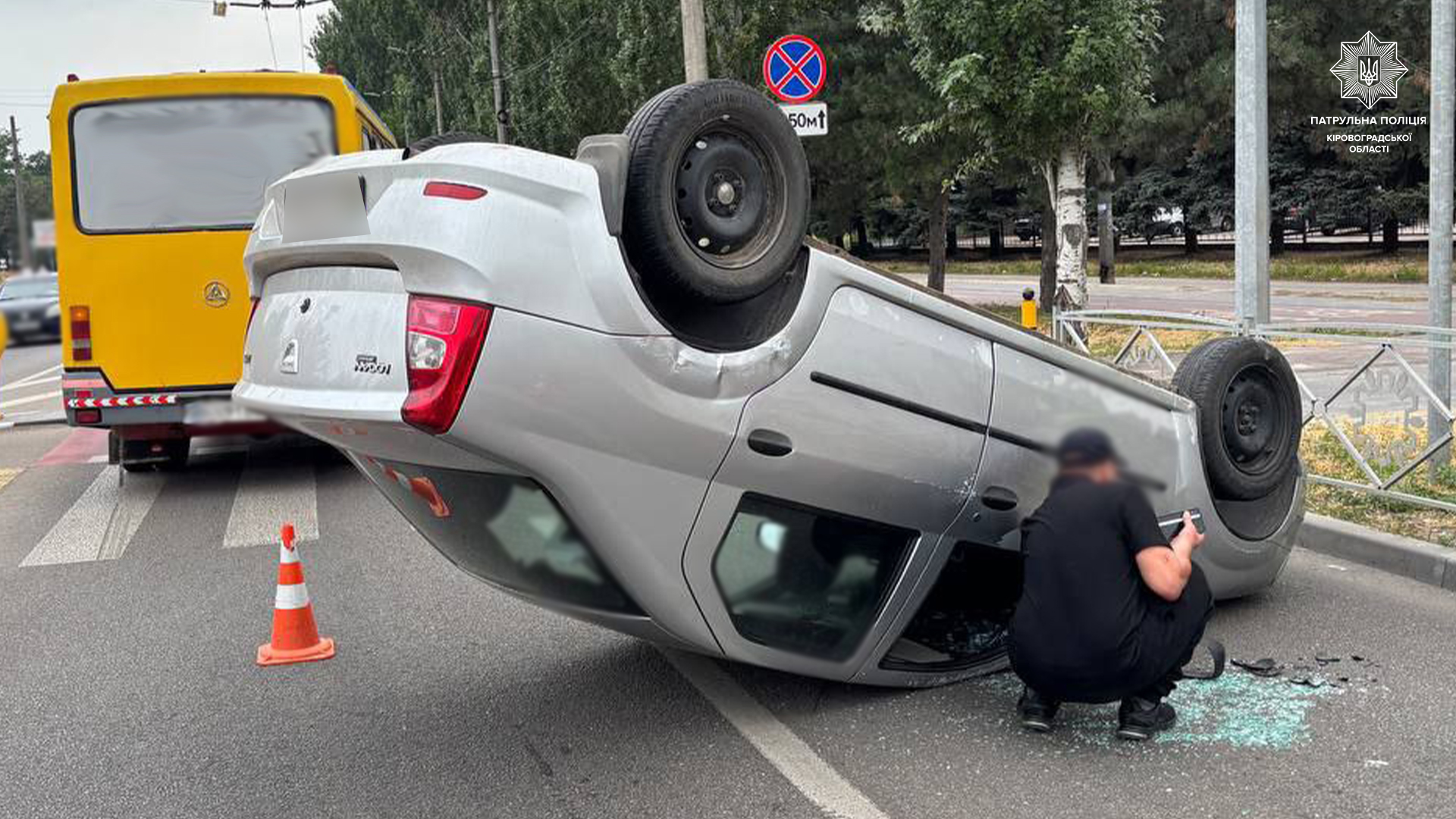 У Кропивницькому на вулиці Героїв України водій у наркотичному сп'янінні перекинувся на автомобілі.