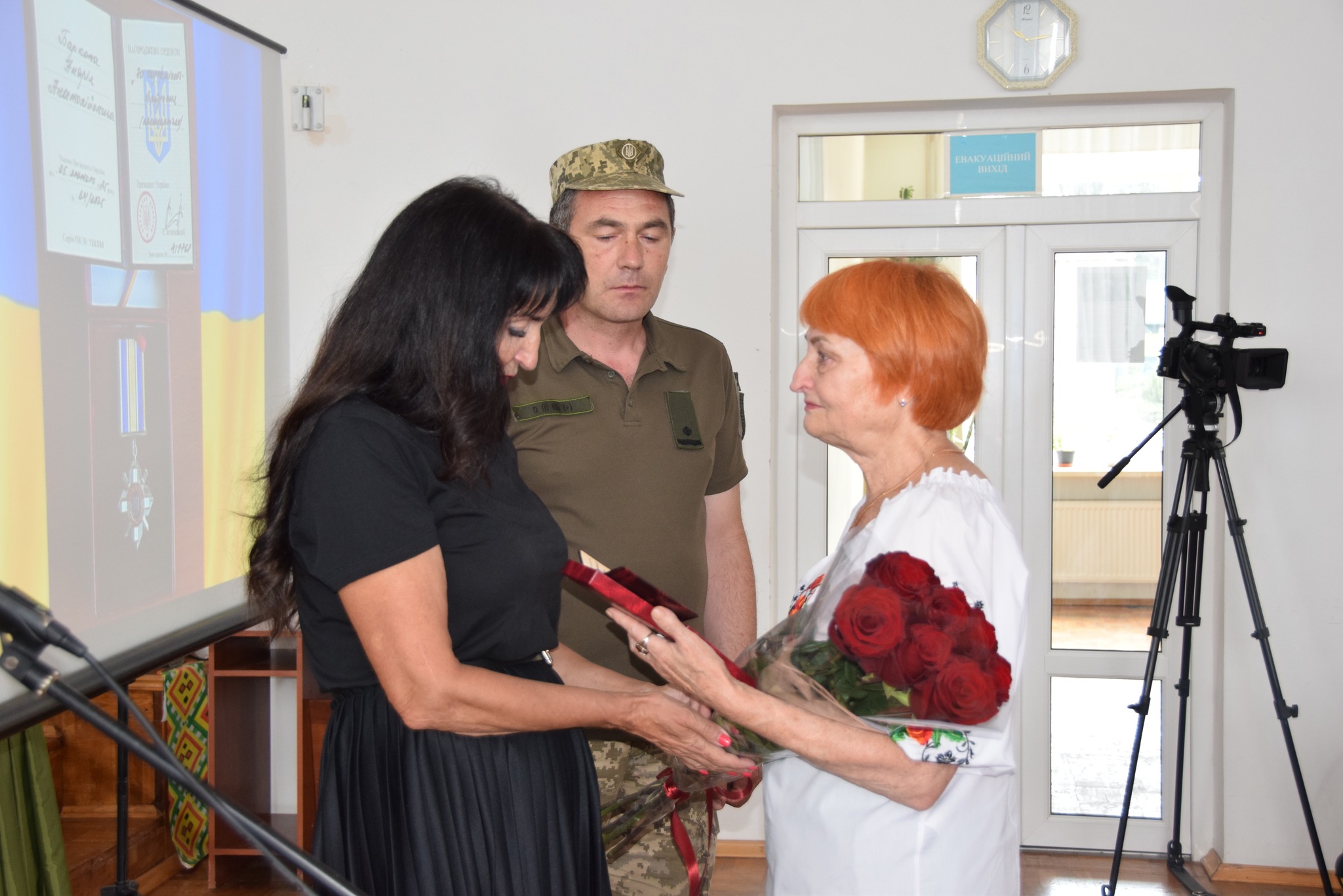 У Петрівській громаді ордени «За мужність» загиблих військових вручили їхнім рідним.