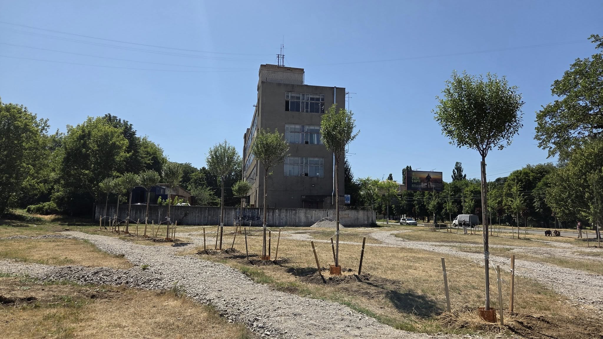 У Кропивницькому розпочали озеленення нового скверу по вулиці Соборній