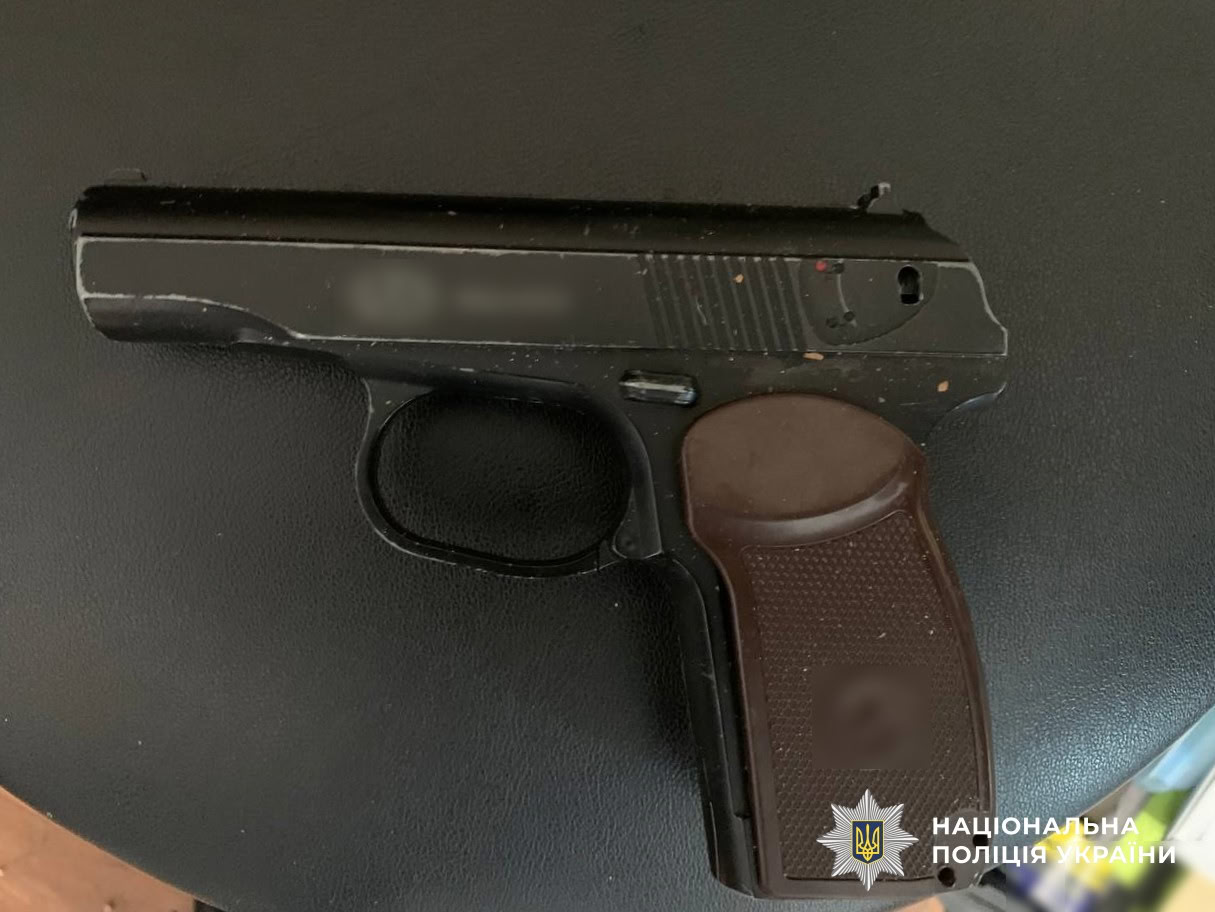 Неповнолітні стріляли по вікнах дитсадка у Кропивницькому