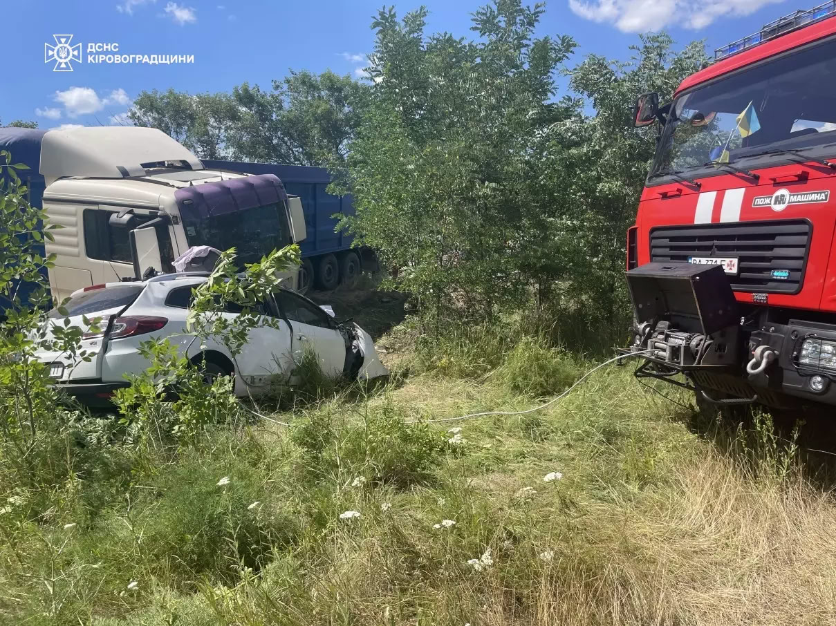 Двоє людей загинули в ДТП у Компаніївській громаді 