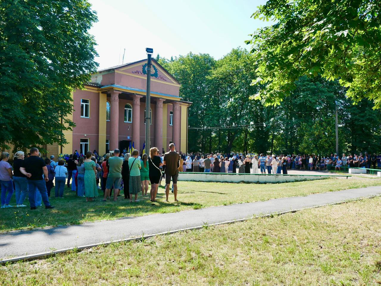 Із загиблим воїном, який був ветераном ДСНС, попрощалися в Мар'янівській громаді