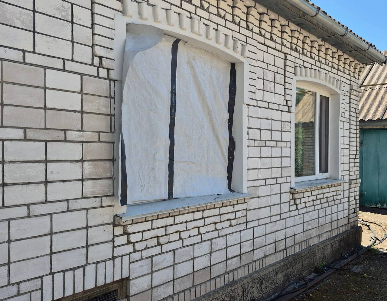 Дев'ять будинків та ліцей пошкоджені внаслідок обстрілу Гайворона — триває ліквідація наслідків
