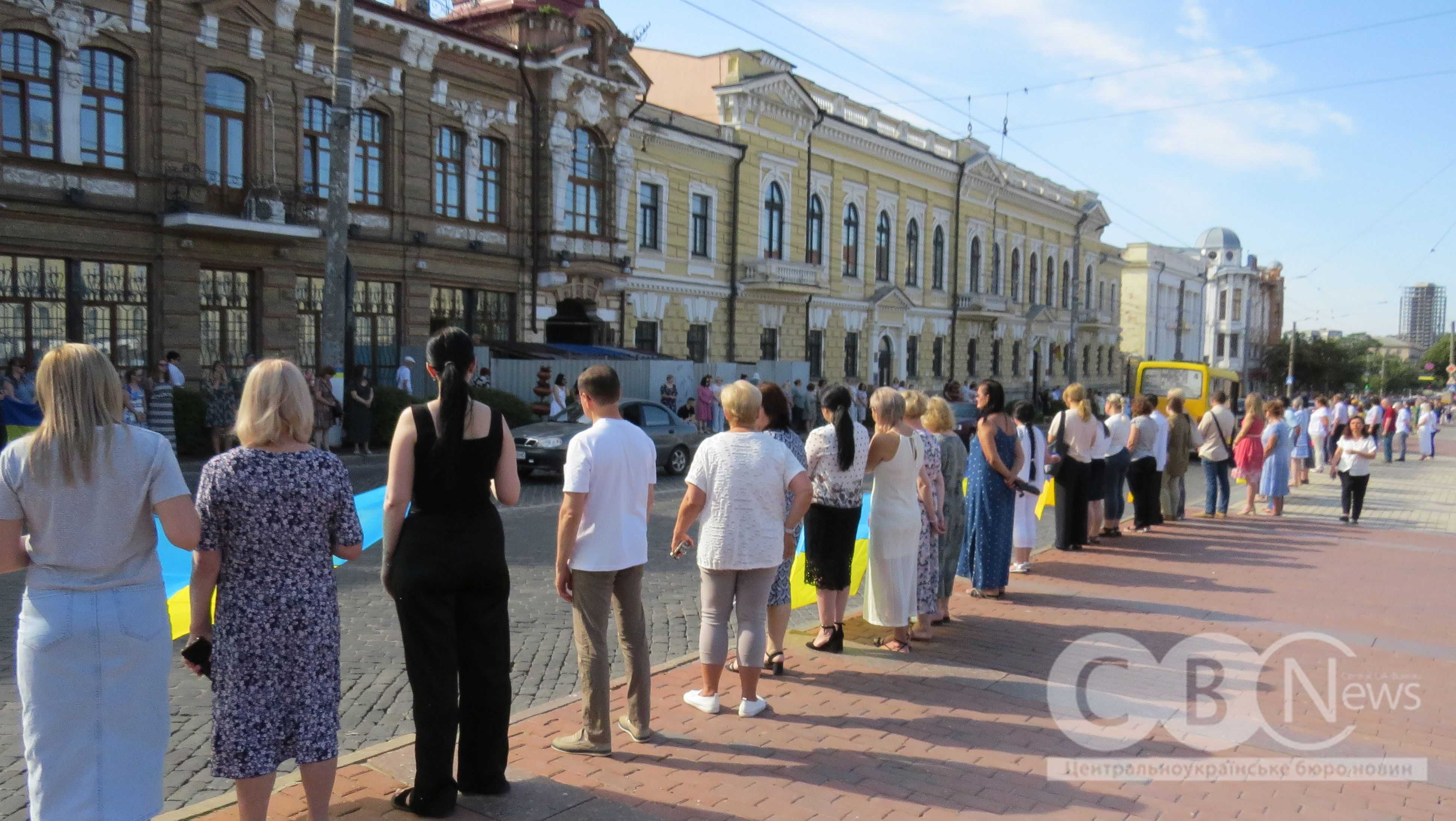 У Кропивницькому в останню путь провели військових Миколу Тарасюка та Миколу Швеця.