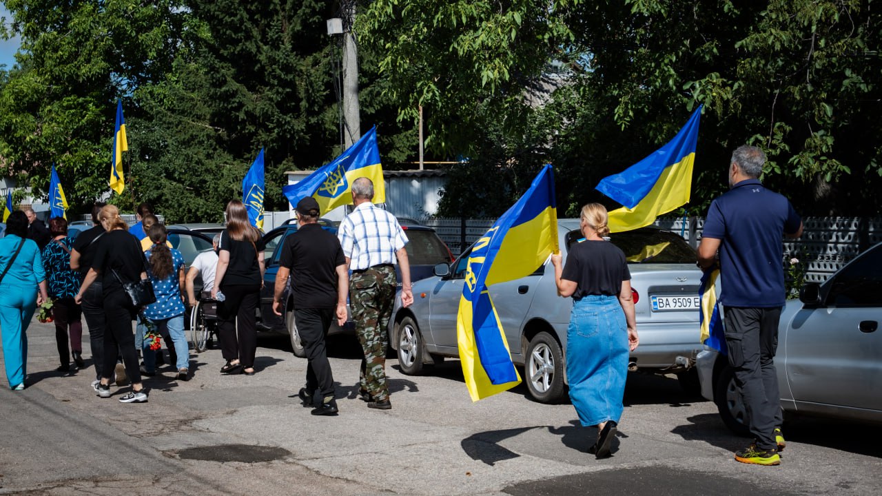 У Суботцівській громаді в останню путь провели загиблого на Донеччині Олександра Рескаленка.