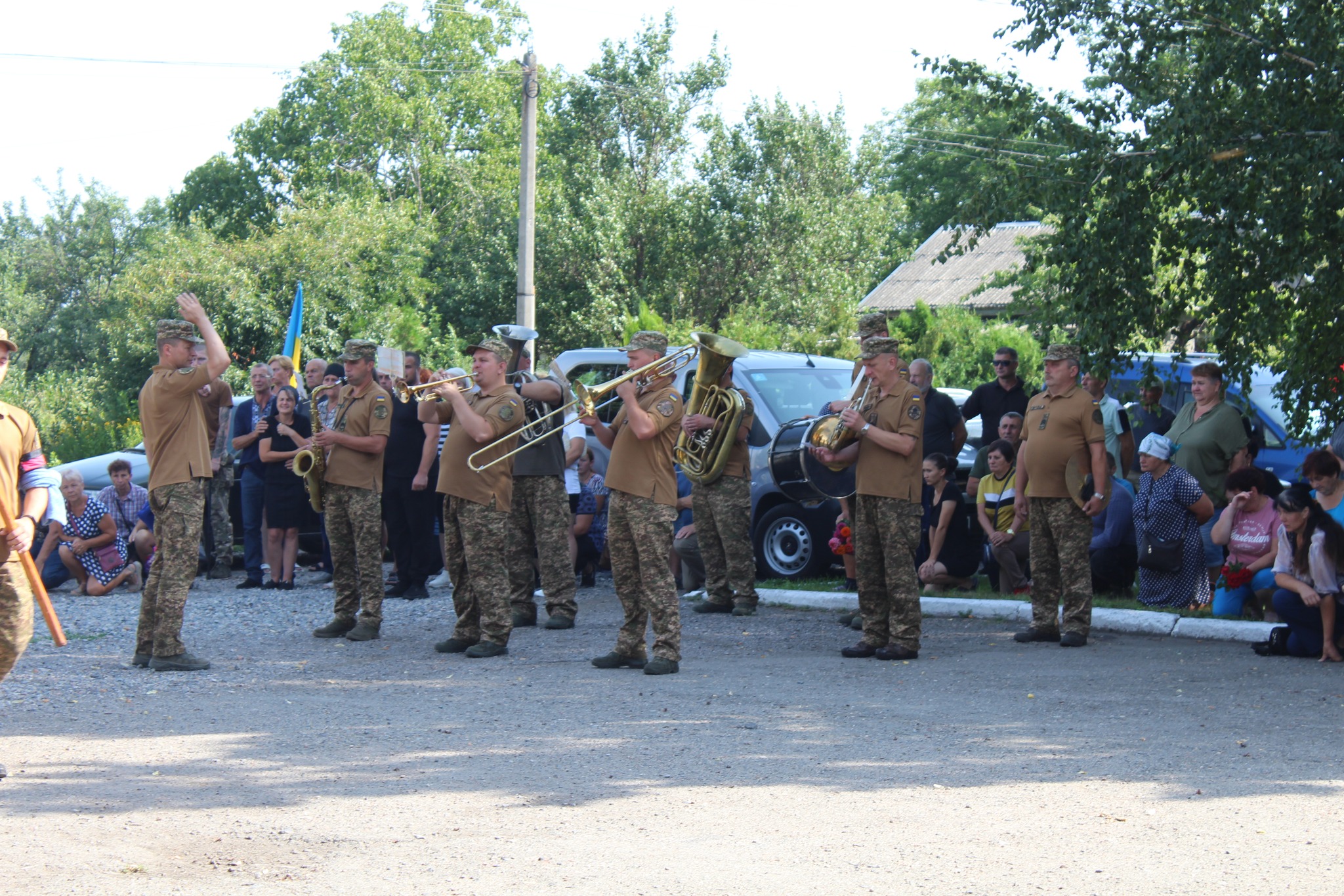 У Суботцівській громаді в останню путь провели військового Максима Гамія, який загинув у Краматорську.