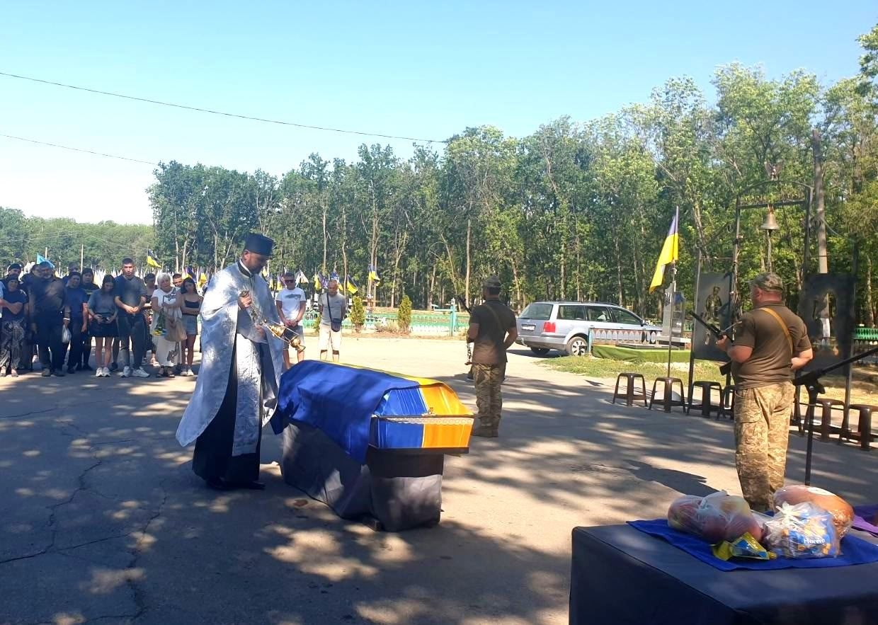 Кропивничани попрощалися із двома загиблими солдатами