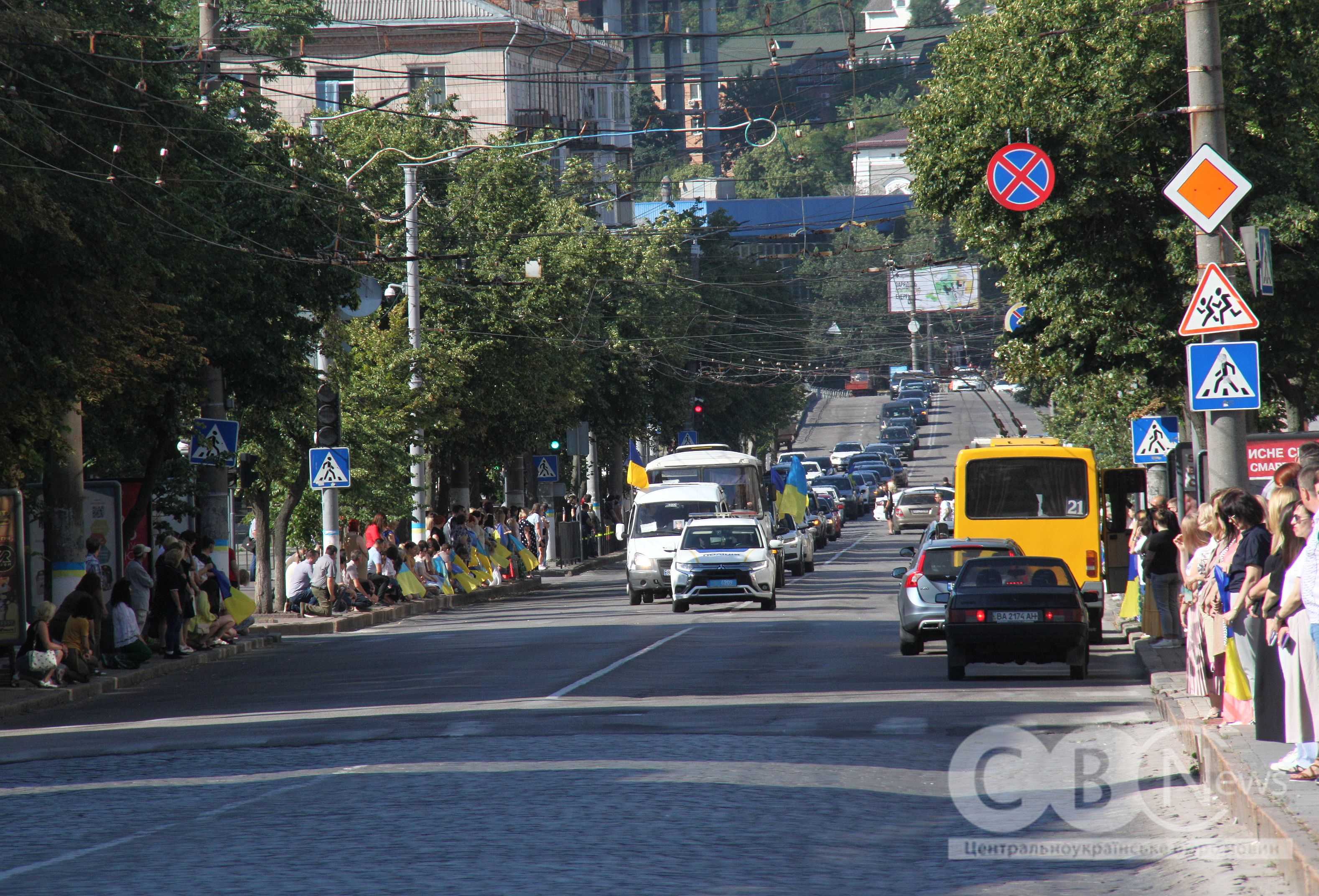 У Кропивницькому відбулася церемонія прощання із загиблими військовослужбовцями: Андрієм Гінкулом, Денисом Гончаренком та Юрієм Полянським.