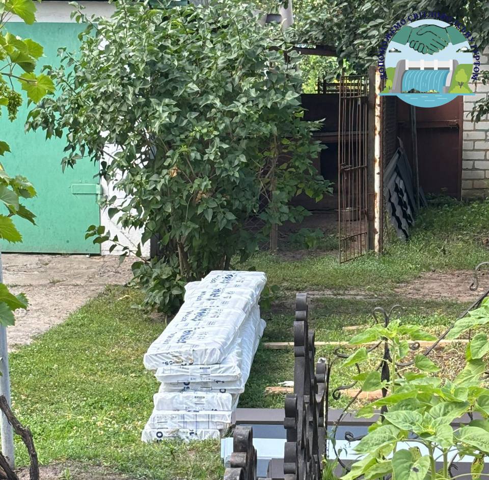 Триває ремонт пошкоджених дахів у Світловодську