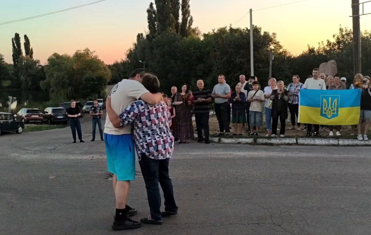 У Катеринівській громаді зустріли звільненого з російського полону воїна