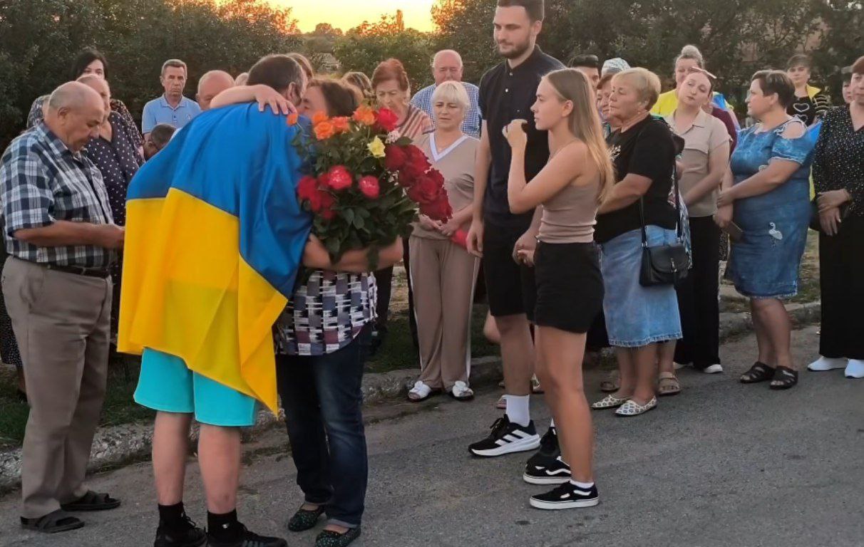 У Катеринівській громаді зустріли звільненого з російського полону воїна
