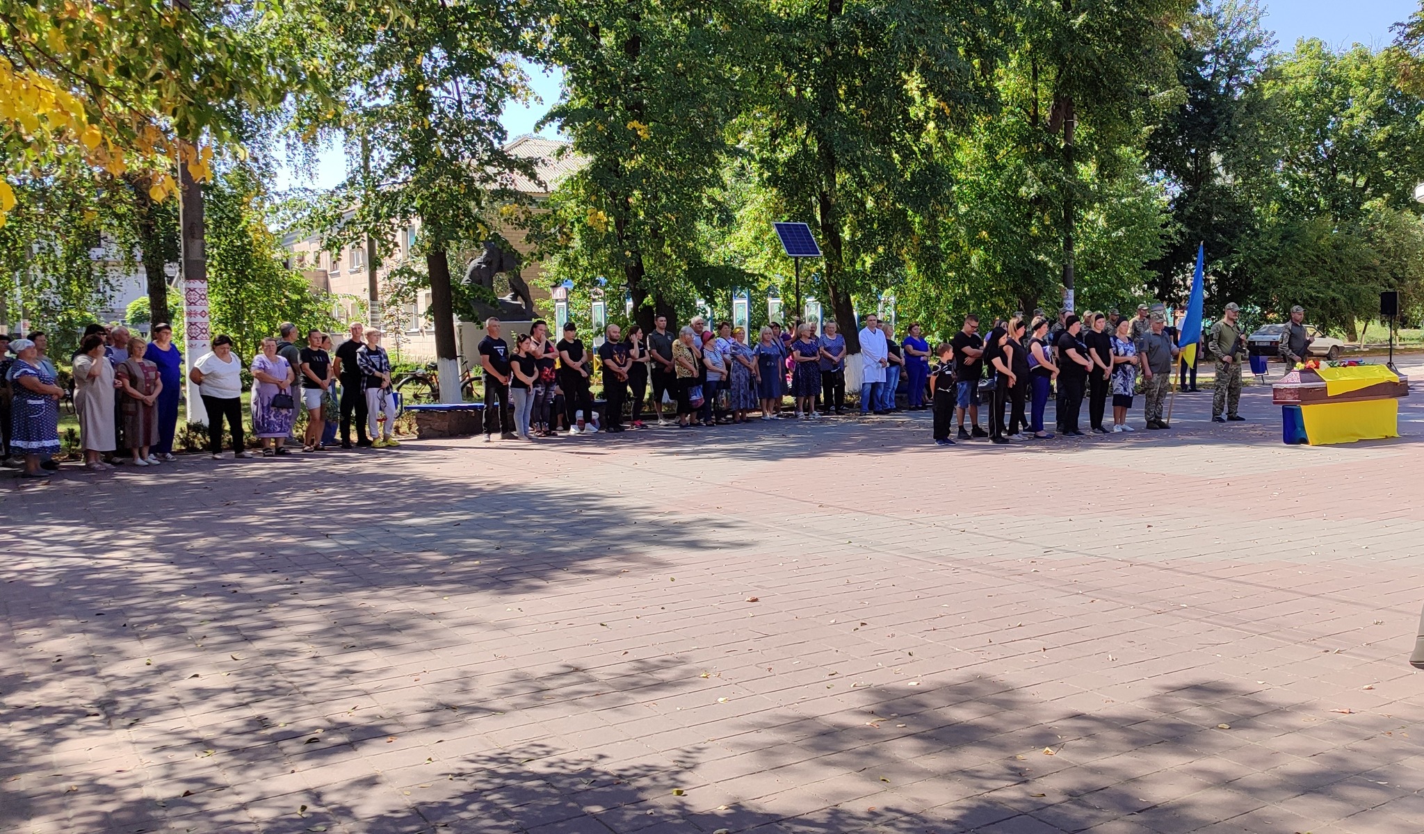 В Олександрівській громаді провели в останню путь загиблого на війні з росією Ігоря Зубкова.