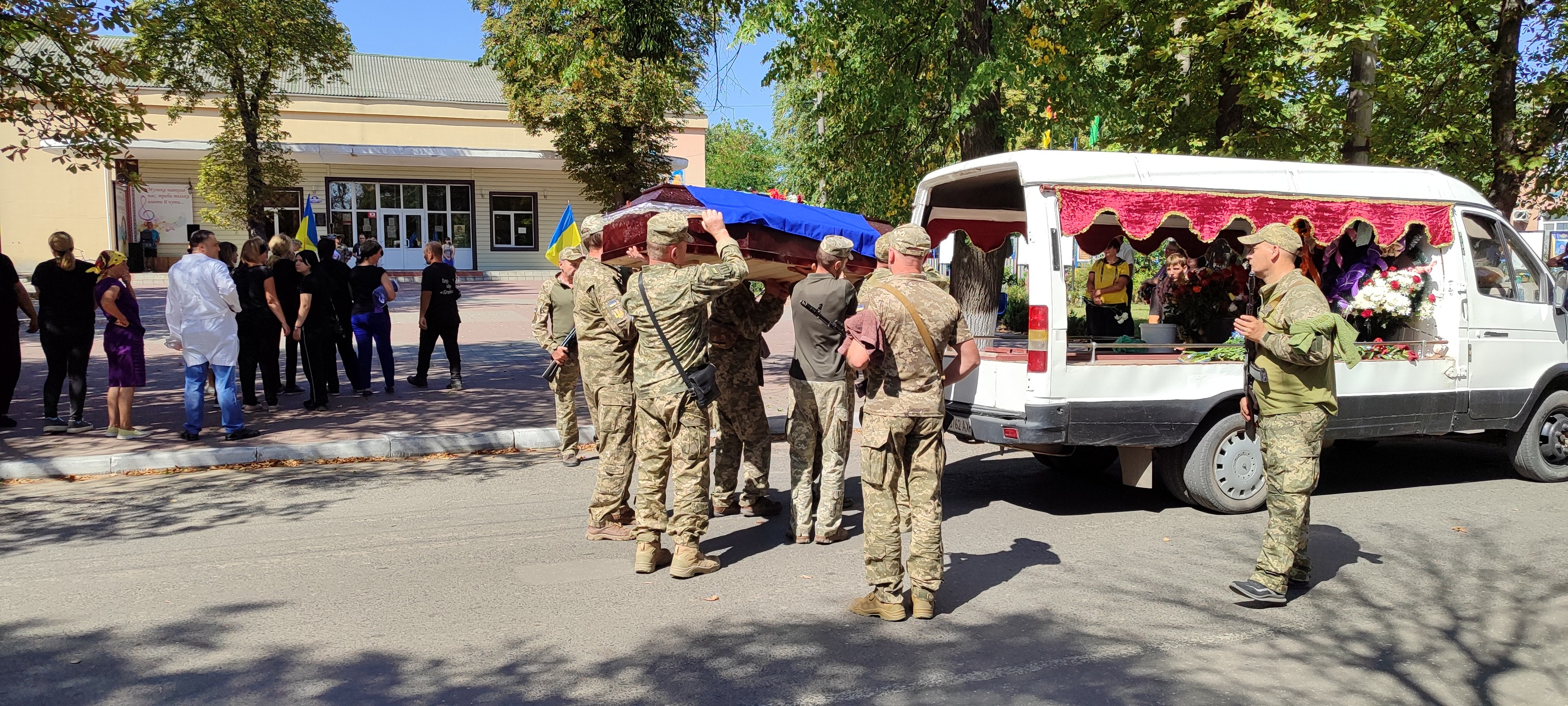 В Олександрівській громаді провели в останню путь загиблого на війні з росією Ігоря Зубкова.