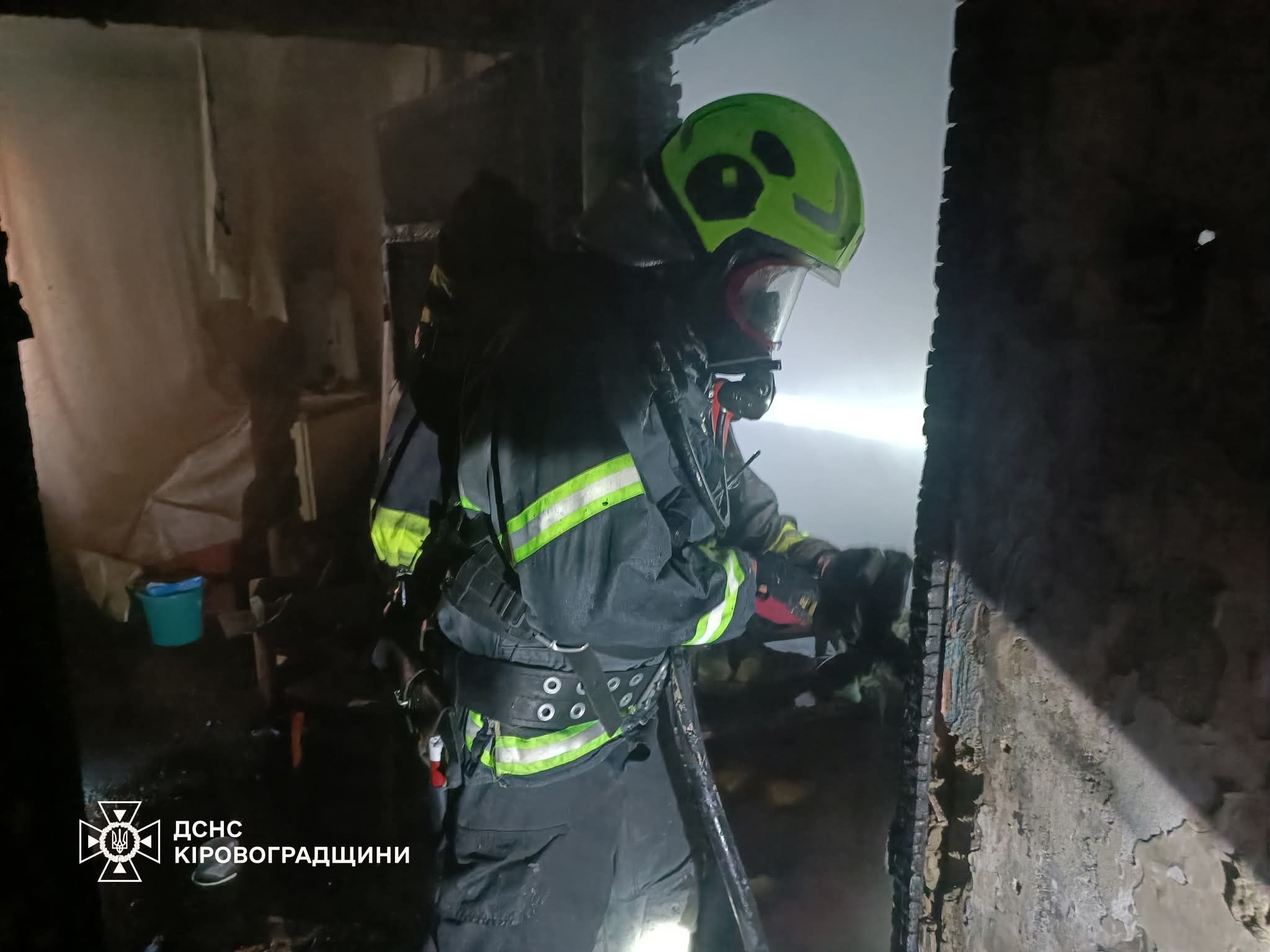 На пожежі врятували дитину та жінку 